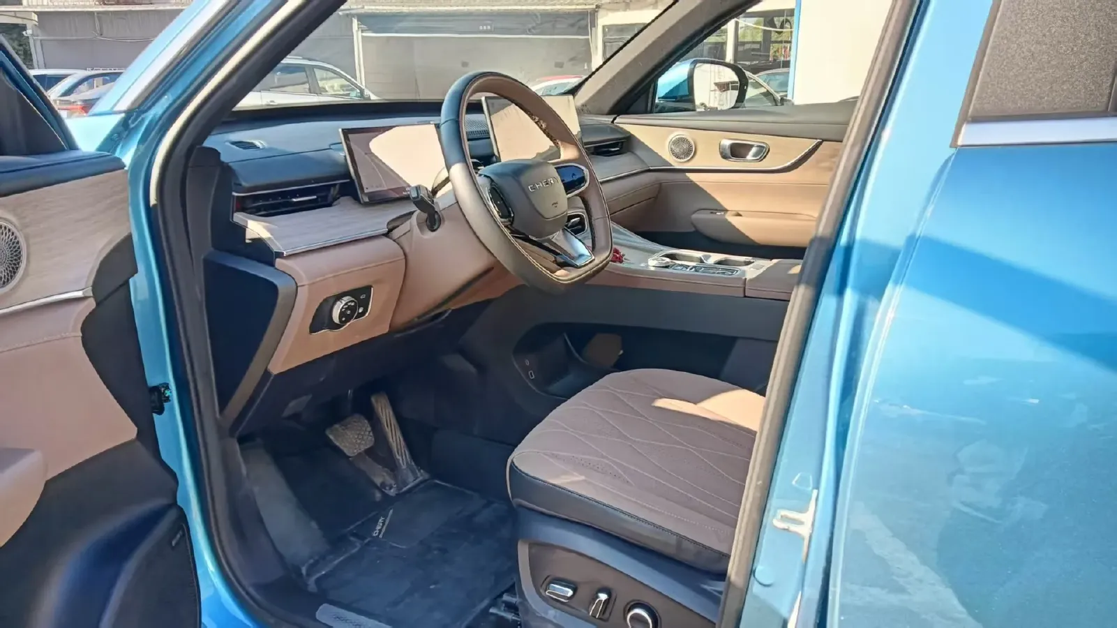 2025 Chery Tiggo8 PLUS C-DM 1.5T 156HP L4 1DHT PHEV,autocango,china used car exporter,china ev exporter,chinese used car exporter,chinese used ev exporter