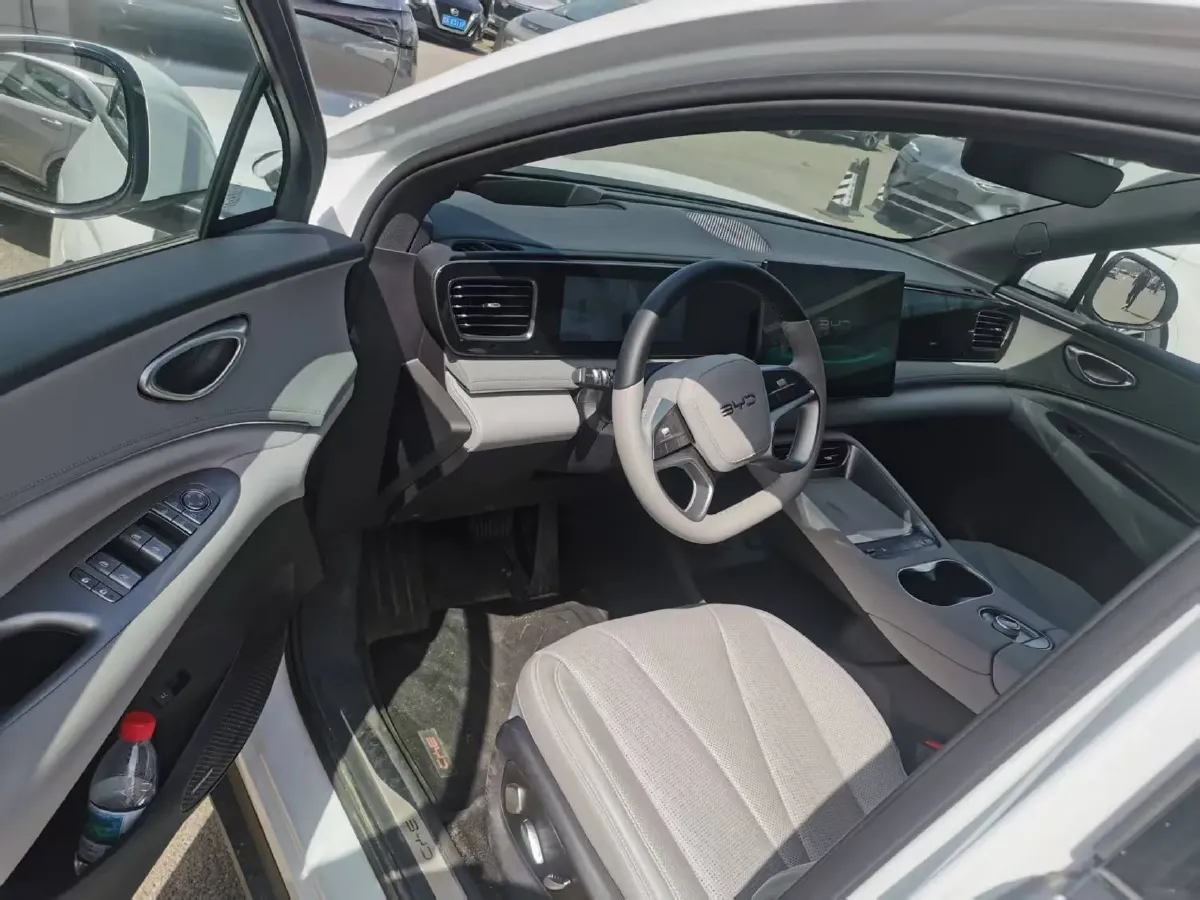 2025 LanDian E5 PLUS 1.5L 95HP L4 E-CVT PHEV,autocango,china used car exporter,china ev exporter,chinese used car exporter,chinese used ev exporter