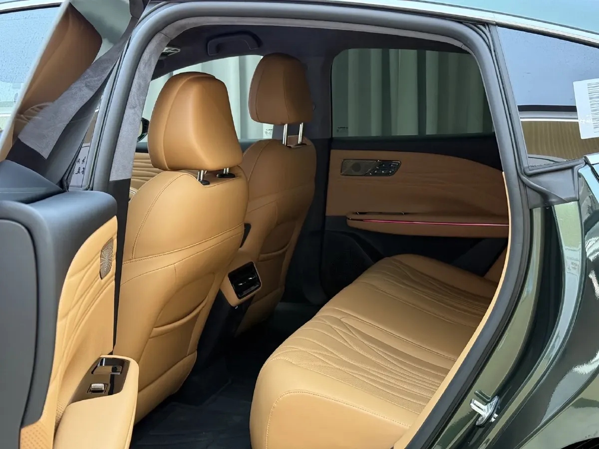 2025 Geely Galaxy Starshine 8 1.5L 112HP L4 1DHT PHEV,autocango,china used car exporter,china ev exporter,chinese used car exporter,chinese used ev exporter