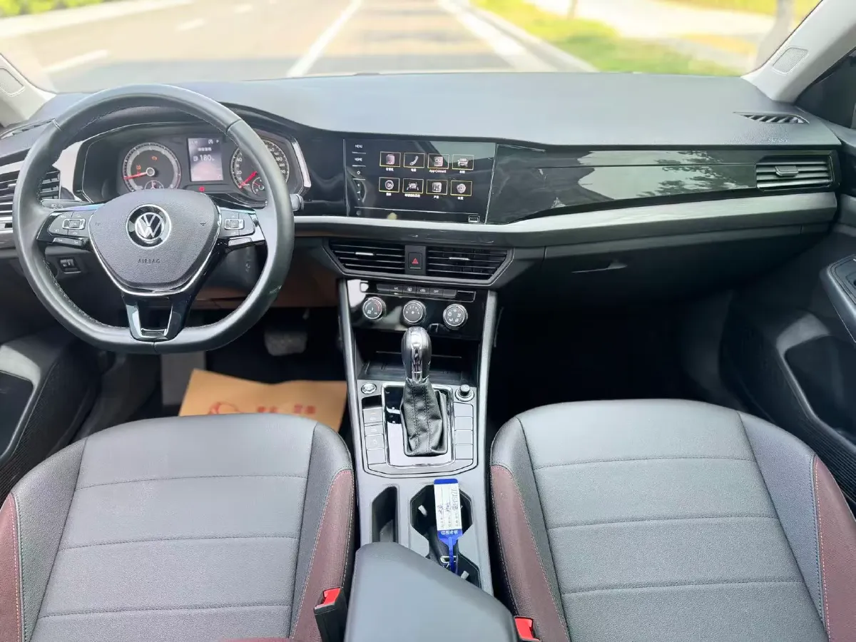 2021 Volkswagen Bora 1.5L 113HP L4 6AT,autocango,china used car exporter,china ev exporter,chinese used car exporter,chinese used ev exporter