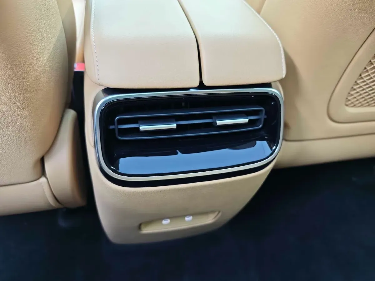 2022 Isuzu Mu-X 2.0T 220HP L4 8AT,autocango,china used car exporter,china ev exporter,chinese used car exporter,chinese used ev exporter