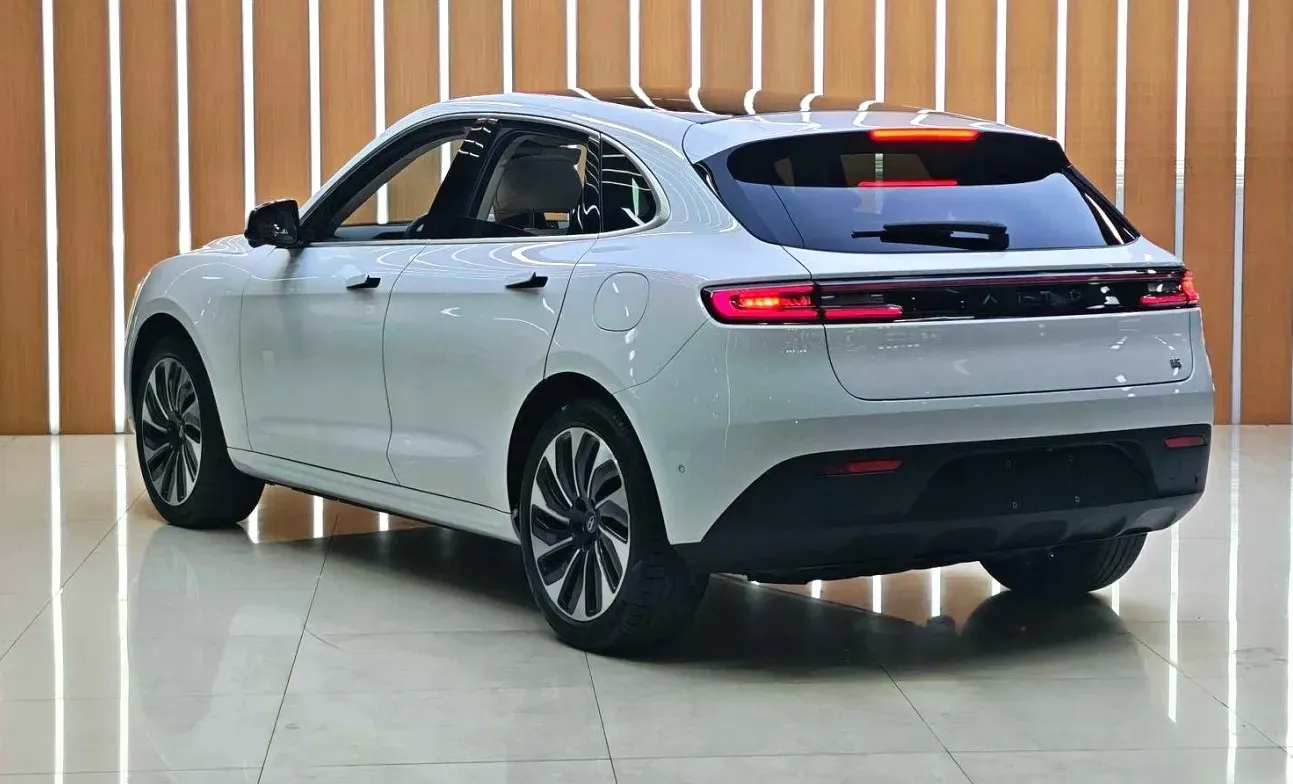 2022 Isuzu Mu-X 2.0T 220HP L4 8AT,autocango,china used car exporter,china ev exporter,chinese used car exporter,chinese used ev exporter