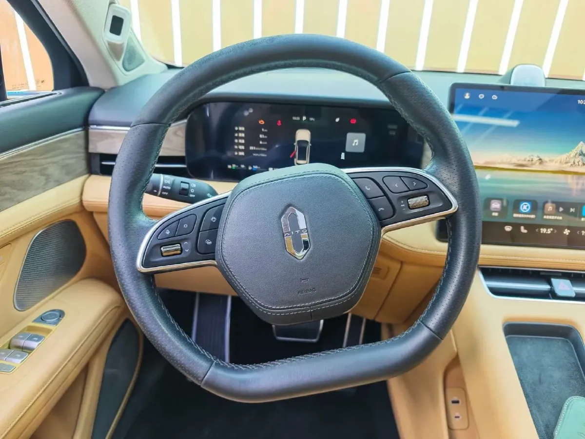 2022 Isuzu Mu-X 2.0T 220HP L4 8AT,autocango,china used car exporter,china ev exporter,chinese used car exporter,chinese used ev exporter