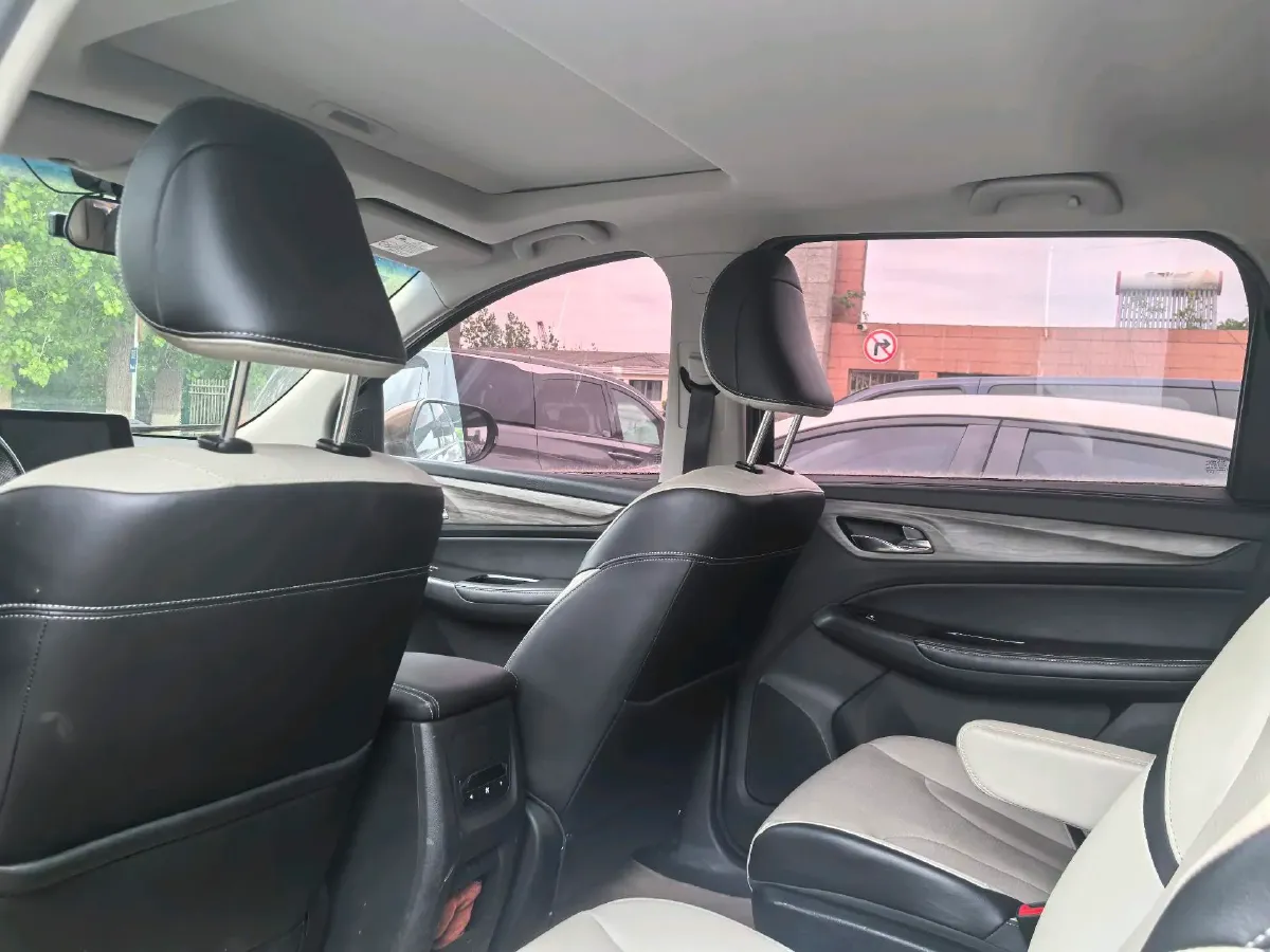 2017 BaoJun 730 1.5T 150HP L4 6DCT,autocango,china used car exporter,china ev exporter,chinese used car exporter,chinese used ev exporter