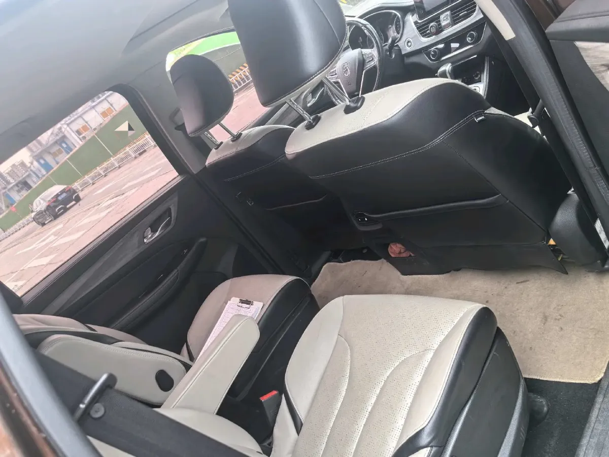 2017 BaoJun 730 1.5T 150HP L4 6DCT,autocango,china used car exporter,china ev exporter,chinese used car exporter,chinese used ev exporter