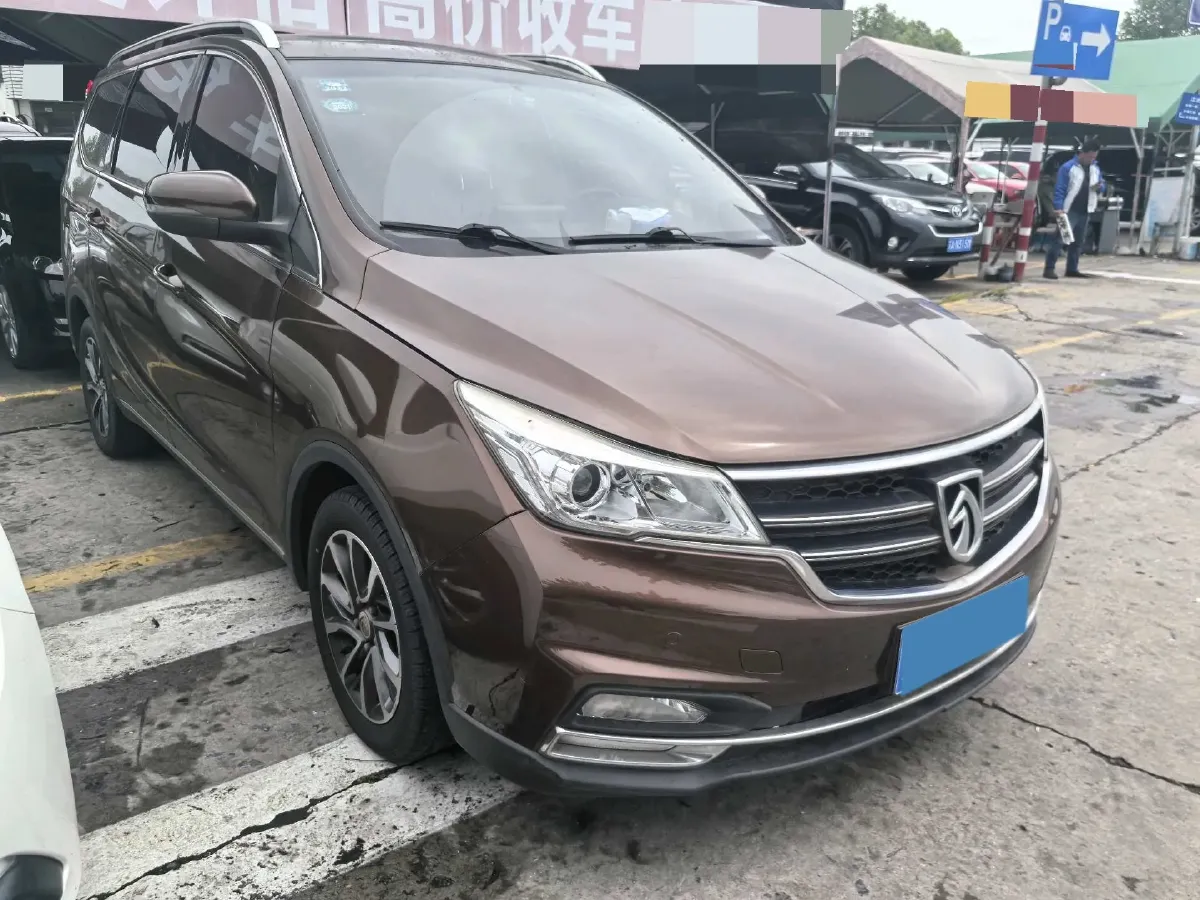 2017 BaoJun 730 1.5T 150HP L4 6DCT,autocango,china used car exporter,china ev exporter,chinese used car exporter,chinese used ev exporter