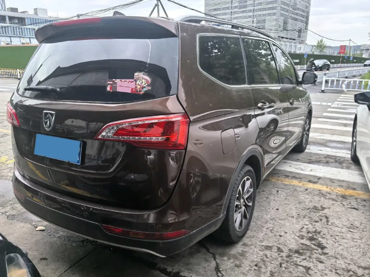 2017 BaoJun 730 1.5T 150HP L4 6DCT,autocango,china used car exporter,china ev exporter,chinese used car exporter,chinese used ev exporter