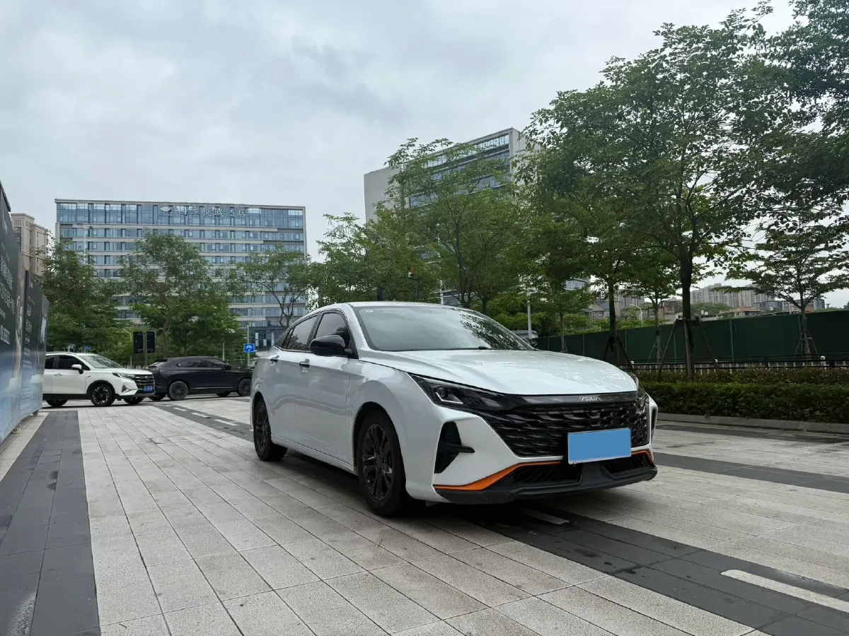 2023 DongFeng Aeolus YiXuan 1.5L 125HP L4 6DCT,autocango,china used car exporter,china ev exporter,chinese used car exporter,chinese used ev exporter