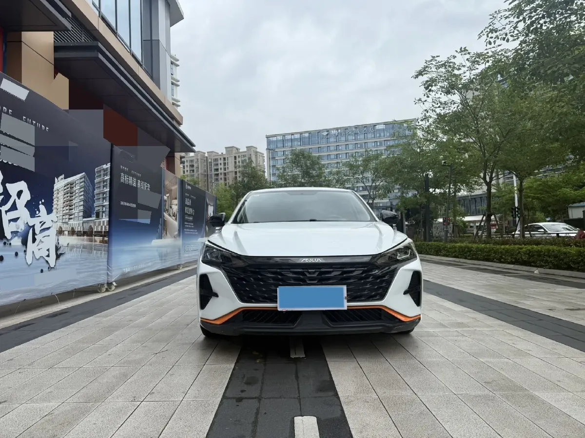2023 DongFeng Aeolus YiXuan 1.5L 125HP L4 6DCT,autocango,china used car exporter,china ev exporter,chinese used car exporter,chinese used ev exporter