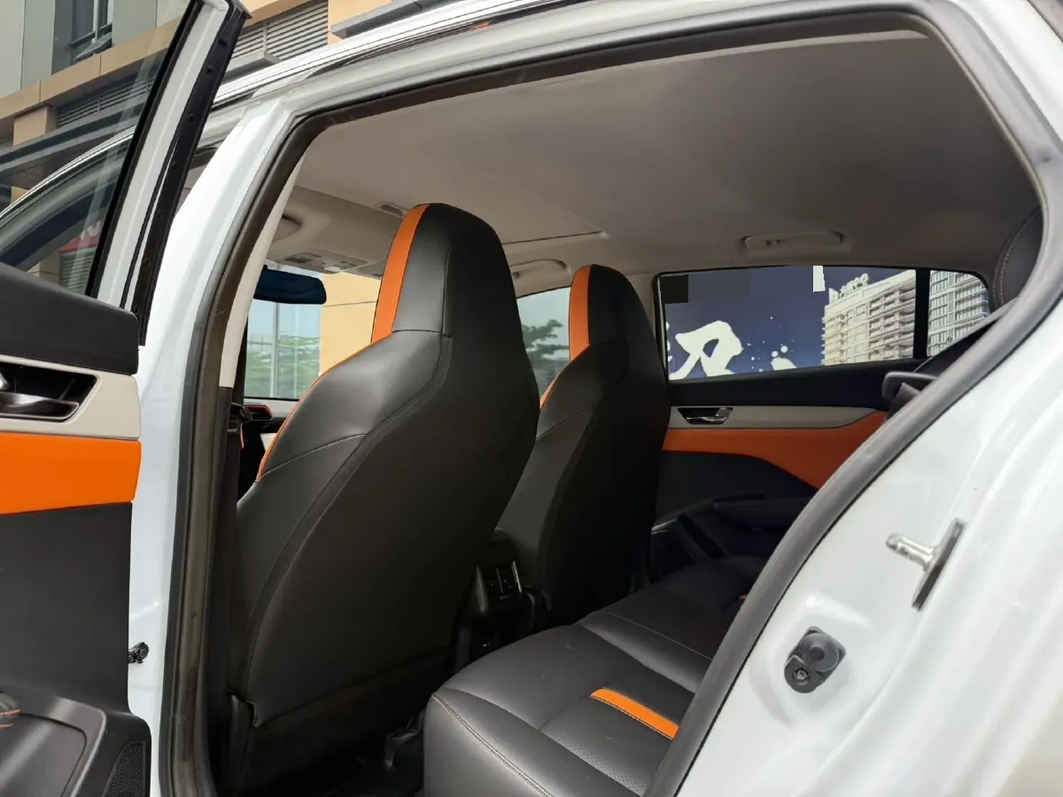 2023 DongFeng Aeolus YiXuan 1.5L 125HP L4 6DCT,autocango,china used car exporter,china ev exporter,chinese used car exporter,chinese used ev exporter