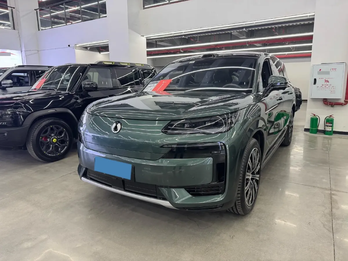 2025 Denza DenzaN9 2.0T 207HP L4 E-CVT PHEV,autocango,china used car exporter,china ev exporter,chinese used car exporter,chinese used ev exporter