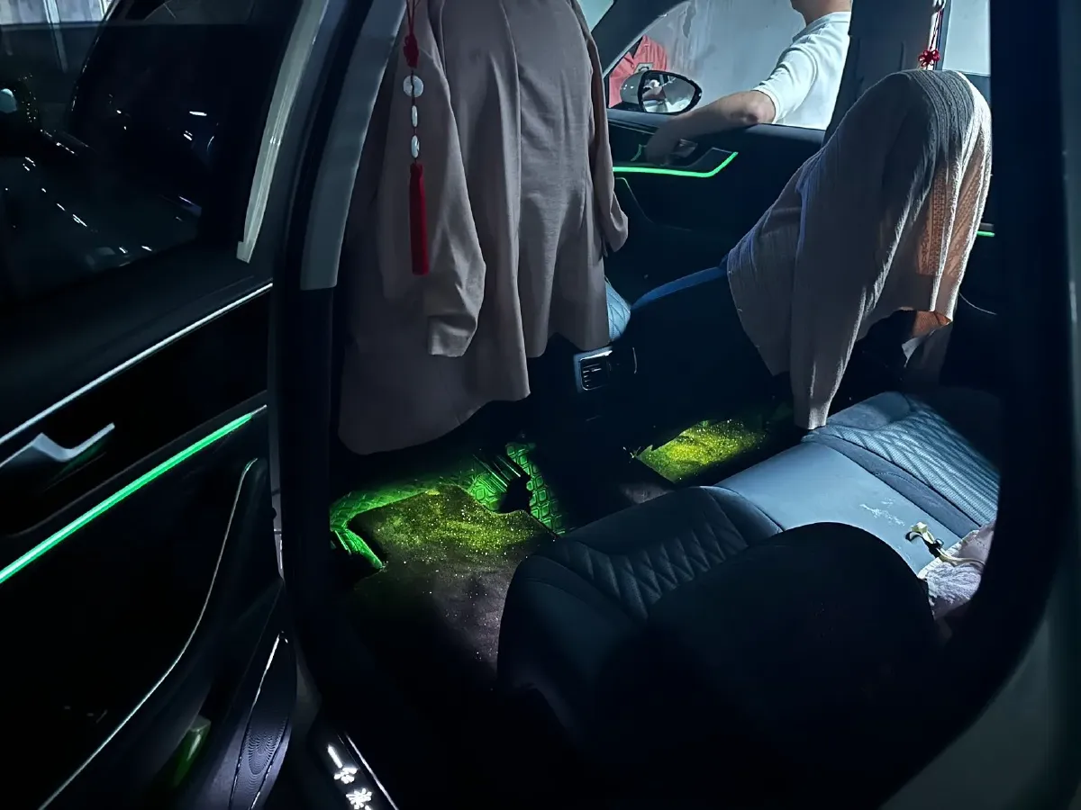 2022 HongQi HS5 2.0T 224HP L4 6AT,autocango,china used car exporter,china ev exporter,chinese used car exporter,chinese used ev exporter