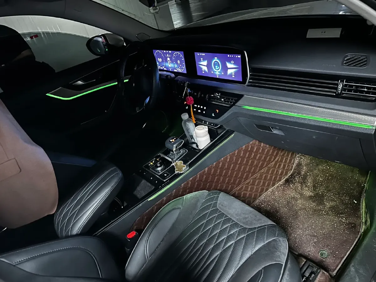 2022 HongQi HS5 2.0T 224HP L4 6AT,autocango,china used car exporter,china ev exporter,chinese used car exporter,chinese used ev exporter