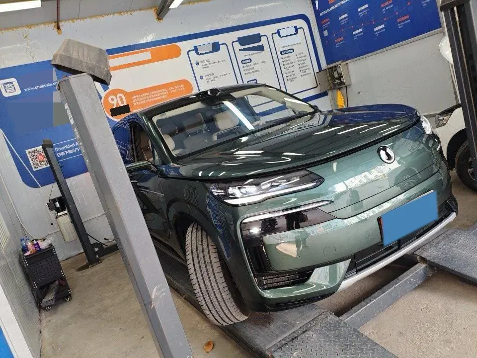 2025 Denza DenzaN9 2.0T 207HP L4 E-CVT PHEV,autocango,china used car exporter,china ev exporter,chinese used car exporter,chinese used ev exporter