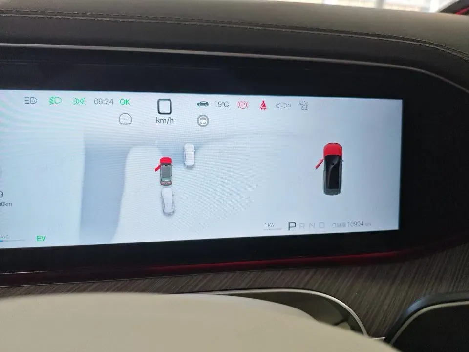 2025 Denza DenzaN9 2.0T 207HP L4 E-CVT PHEV,autocango,china used car exporter,china ev exporter,chinese used car exporter,chinese used ev exporter