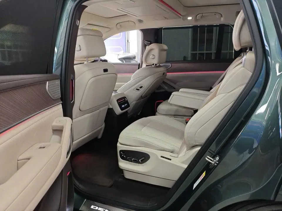 2025 Denza DenzaN9 2.0T 207HP L4 E-CVT PHEV,autocango,china used car exporter,china ev exporter,chinese used car exporter,chinese used ev exporter