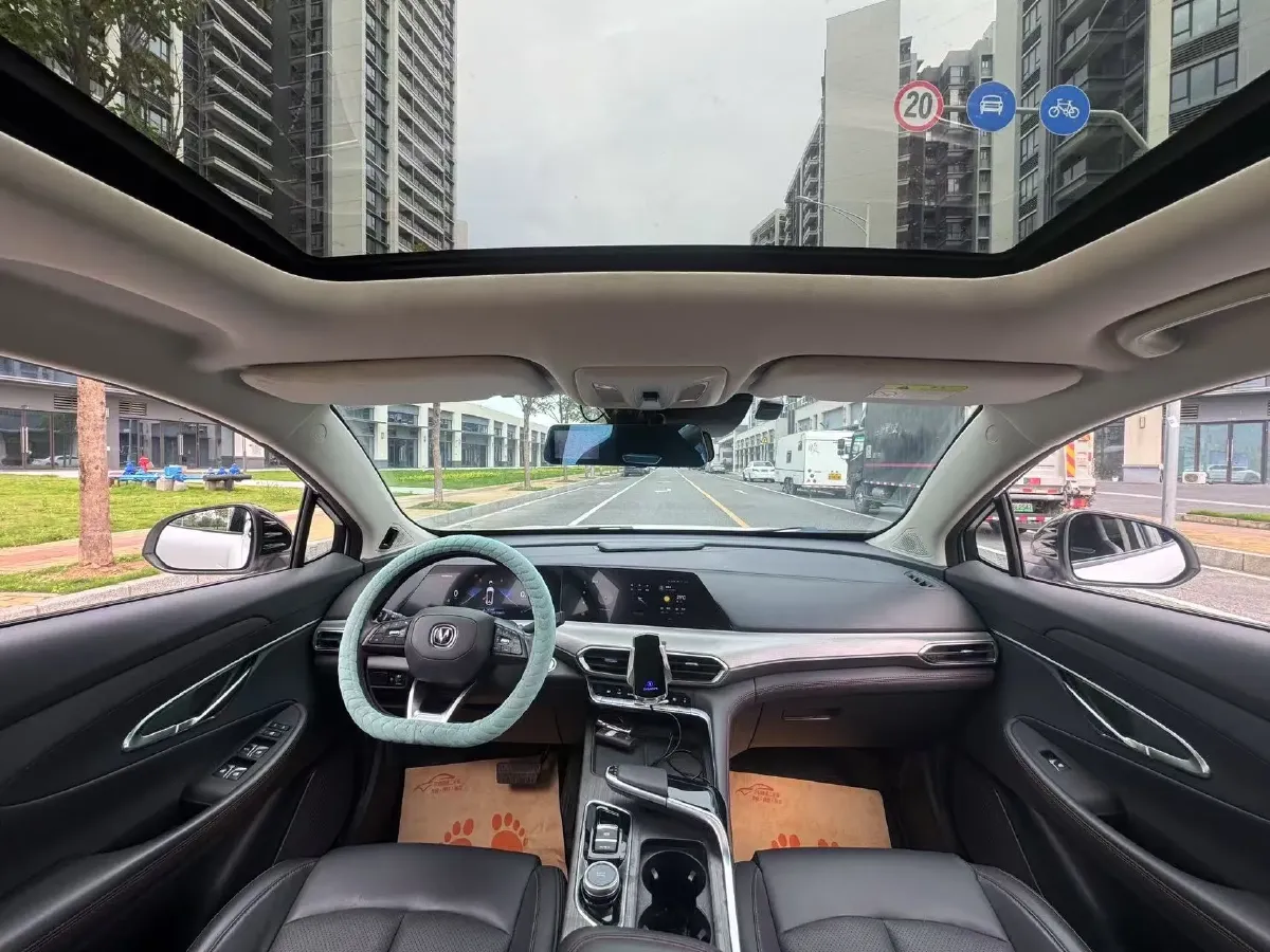 2022 ChangAn UNI-T 1.5T 188HP L4 7DCT,autocango,china used car exporter,china ev exporter,chinese used car exporter,chinese used ev exporter