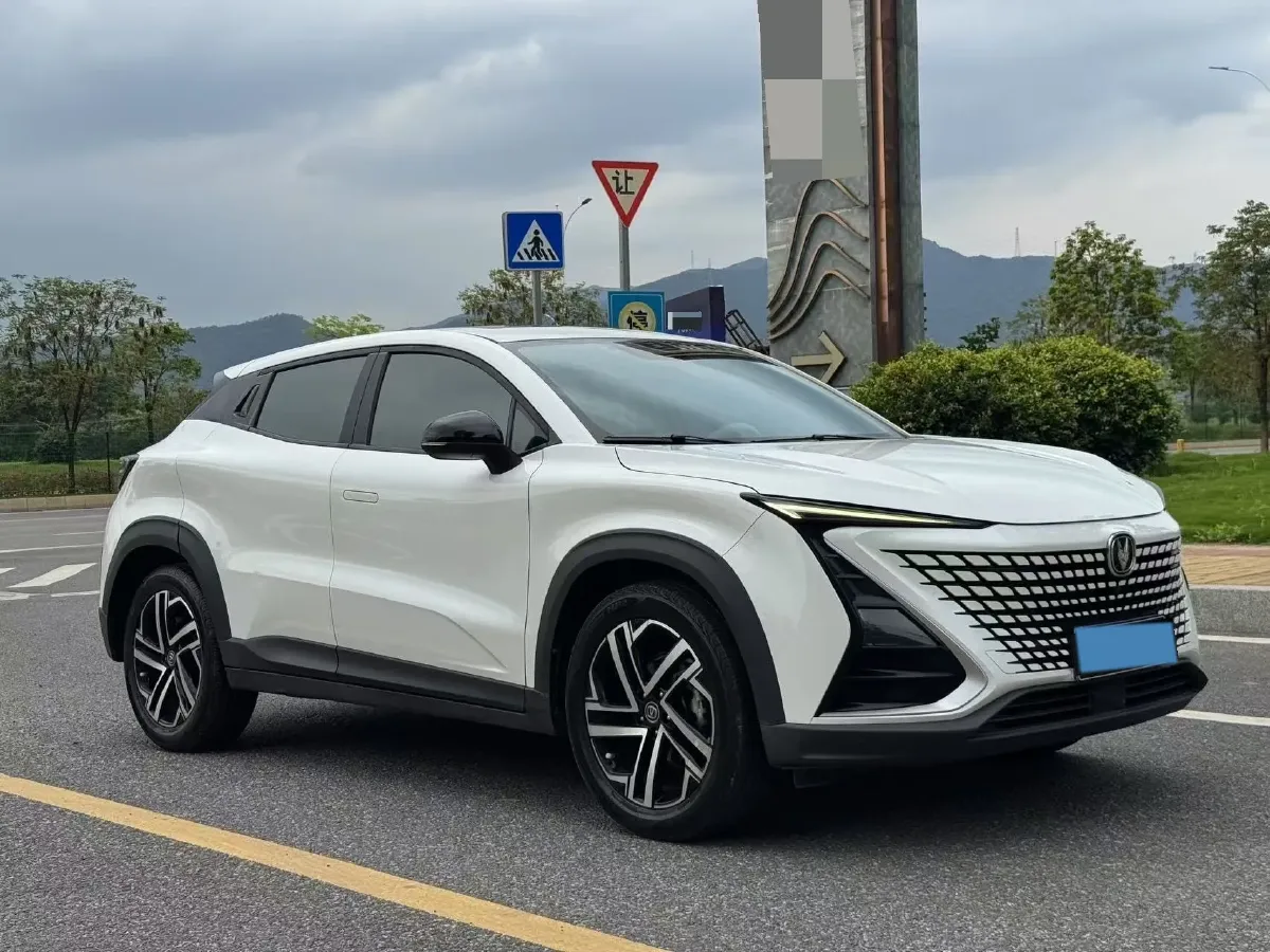 2022 ChangAn UNI-T 1.5T 188HP L4 7DCT,autocango,china used car exporter,china ev exporter,chinese used car exporter,chinese used ev exporter