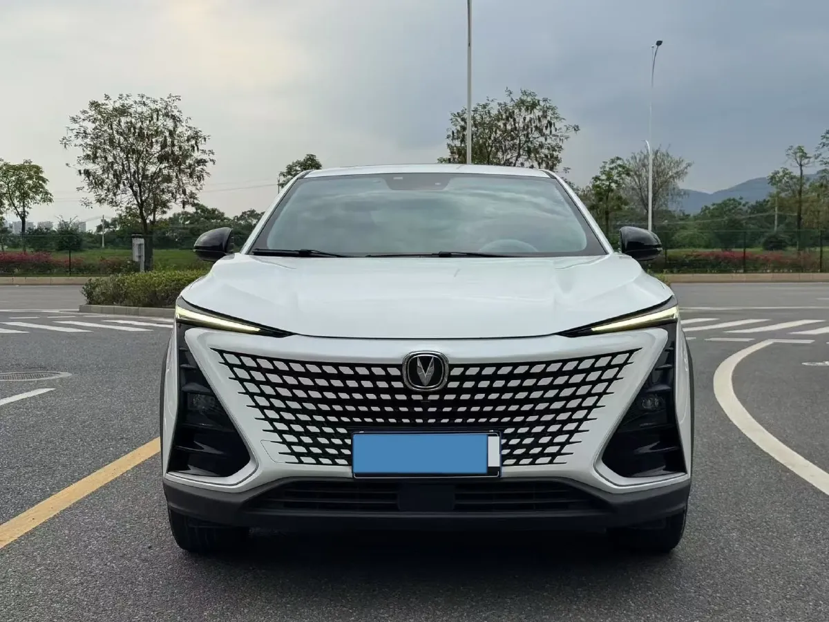 2022 ChangAn UNI-T 1.5T 188HP L4 7DCT,autocango,china used car exporter,china ev exporter,chinese used car exporter,chinese used ev exporter