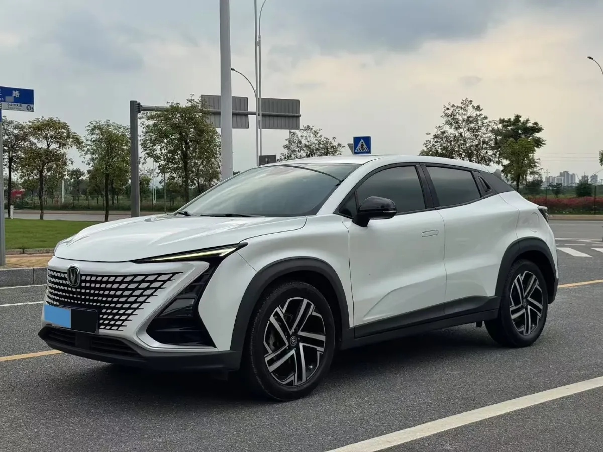 2022 ChangAn UNI-T 1.5T 188HP L4 7DCT,autocango,china used car exporter,china ev exporter,chinese used car exporter,chinese used ev exporter