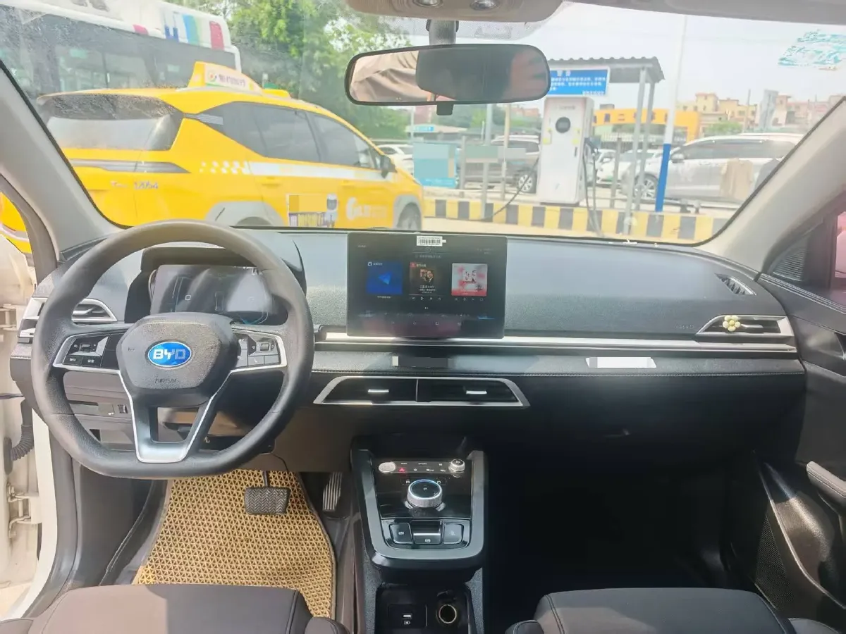 2021 MG Pilot 1.5T 173HP L4 7DCT,autocango,china used car exporter,china ev exporter,chinese used car exporter,chinese used ev exporter