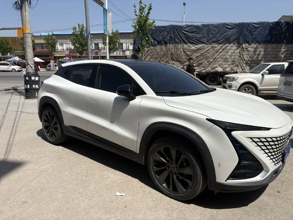 2020 ChangAn UNI-T 1.5T 180HP L4 7DCT,autocango,china used car exporter,china ev exporter,chinese used car exporter,chinese used ev exporter