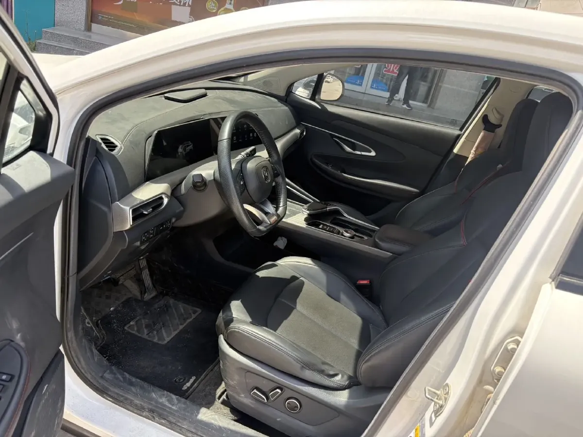 2020 ChangAn UNI-T 1.5T 180HP L4 7DCT,autocango,china used car exporter,china ev exporter,chinese used car exporter,chinese used ev exporter