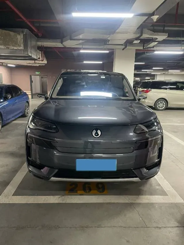 2025 Denza D9 1.5T 156HP L4 E-CVT PHEV 40KWH,autocango,china used car exporter,china ev exporter,chinese used car exporter,chinese used ev exporter
