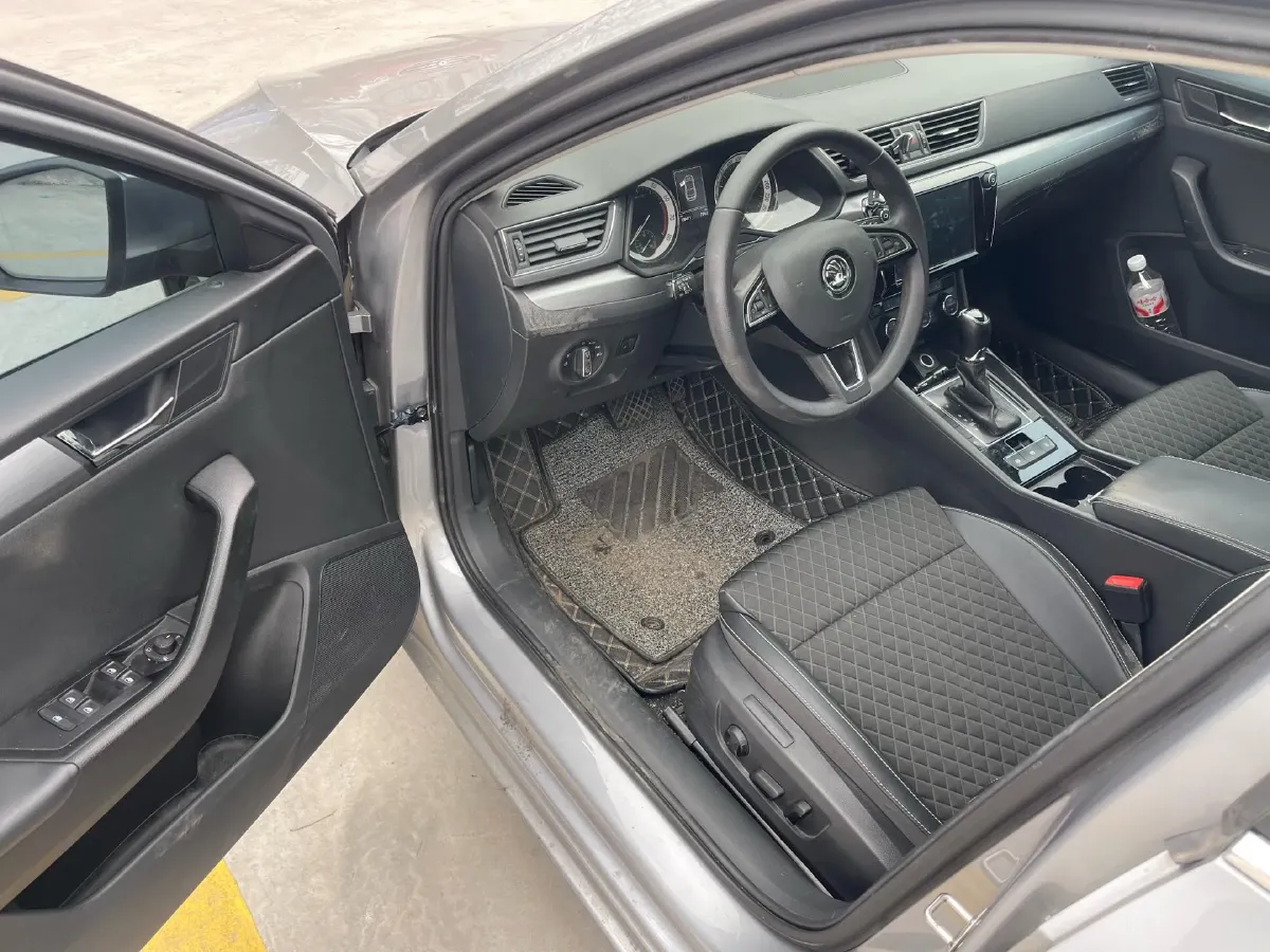 2018 Skoda Kodiak 1.8T 180HP L4 7DCT,autocango,china used car exporter,china ev exporter,chinese used car exporter,chinese used ev exporter