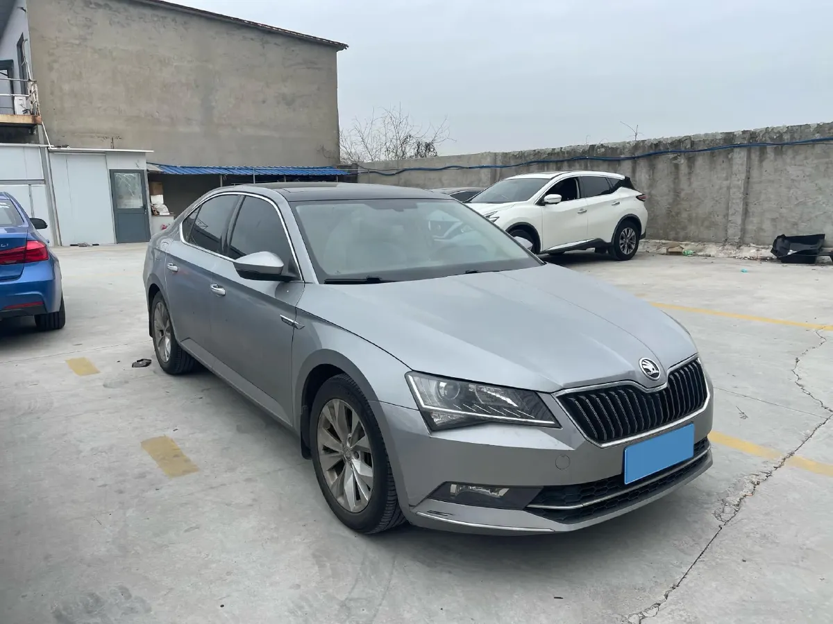 2018 Skoda Kodiak 1.8T 180HP L4 7DCT,autocango,china used car exporter,china ev exporter,chinese used car exporter,chinese used ev exporter