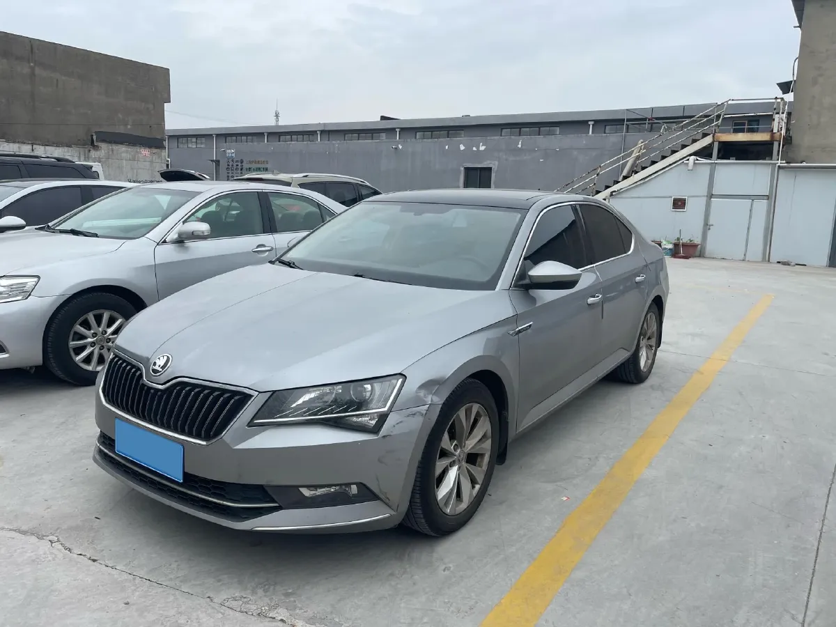 2018 Skoda Kodiak 1.8T 180HP L4 7DCT,autocango,china used car exporter,china ev exporter,chinese used car exporter,chinese used ev exporter