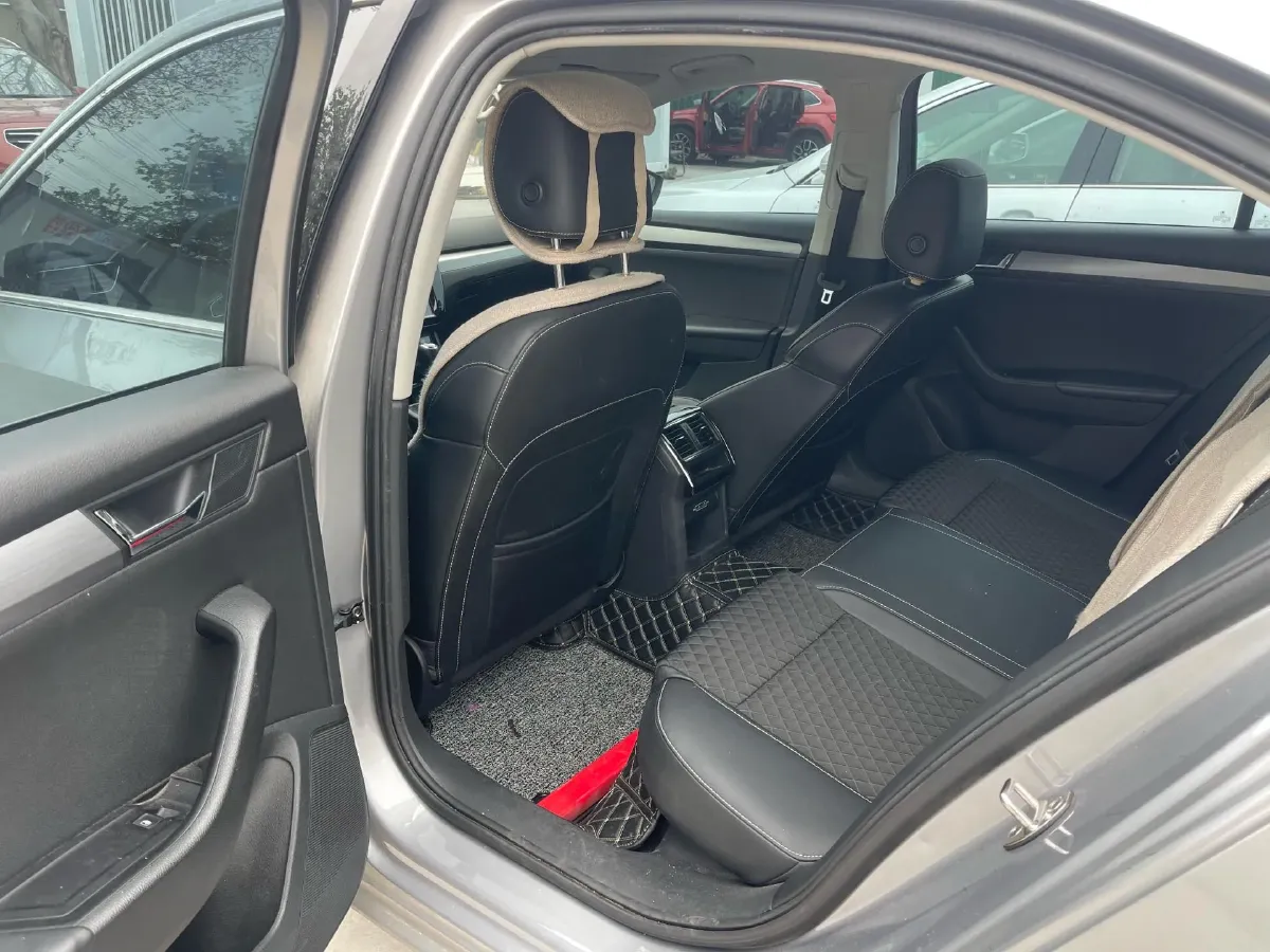 2018 Skoda Kodiak 1.8T 180HP L4 7DCT,autocango,china used car exporter,china ev exporter,chinese used car exporter,chinese used ev exporter