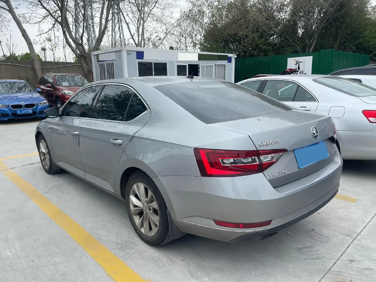 2018 Skoda Kodiak 1.8T 180HP L4 7DCT,autocango,china used car exporter,china ev exporter,chinese used car exporter,chinese used ev exporter