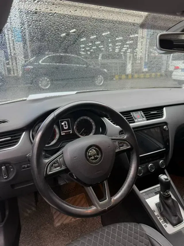 2018 Skoda Octavia 1.2T 116HP L4 7DCT,autocango,china used car exporter,china ev exporter,chinese used car exporter,chinese used ev exporter