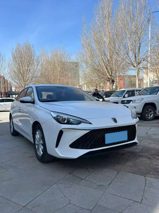 2023 Roewe i5 1.5L 129HP L4 5MT,autocango,china used car exporter,china ev exporter,chinese used car exporter,chinese used ev exporter