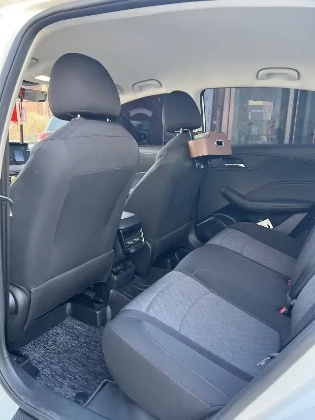 2023 Roewe i5 1.5L 129HP L4 5MT,autocango,china used car exporter,china ev exporter,chinese used car exporter,chinese used ev exporter