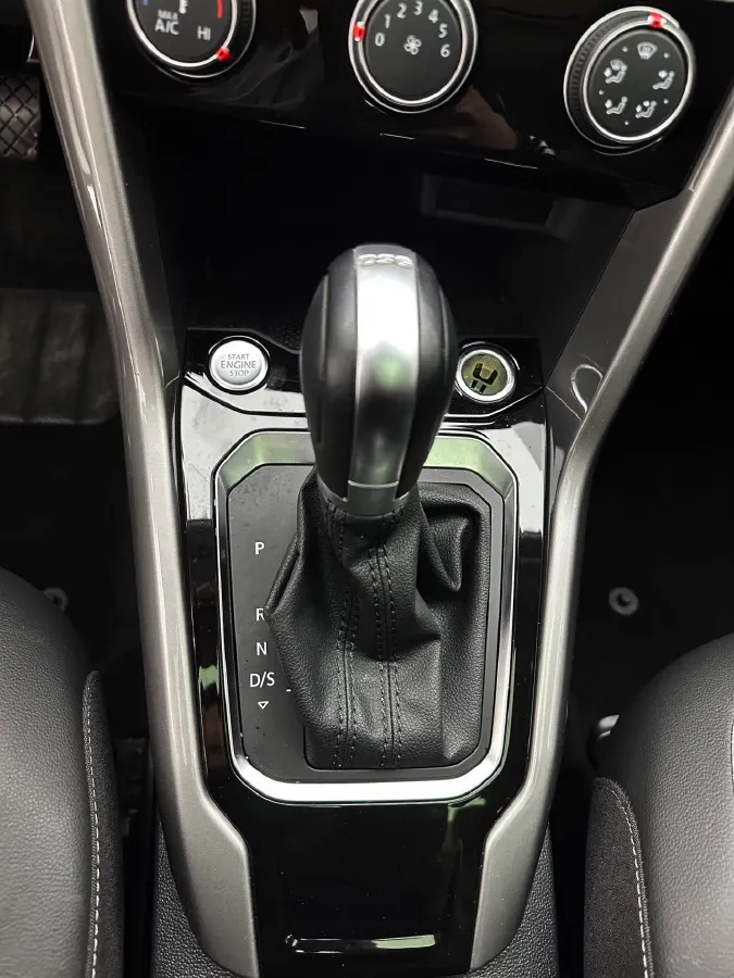 2022 Volkswagen T-Roc 1.4T 150HP L4 7DCT,autocango,china used car exporter,china ev exporter,chinese used car exporter,chinese used ev exporter