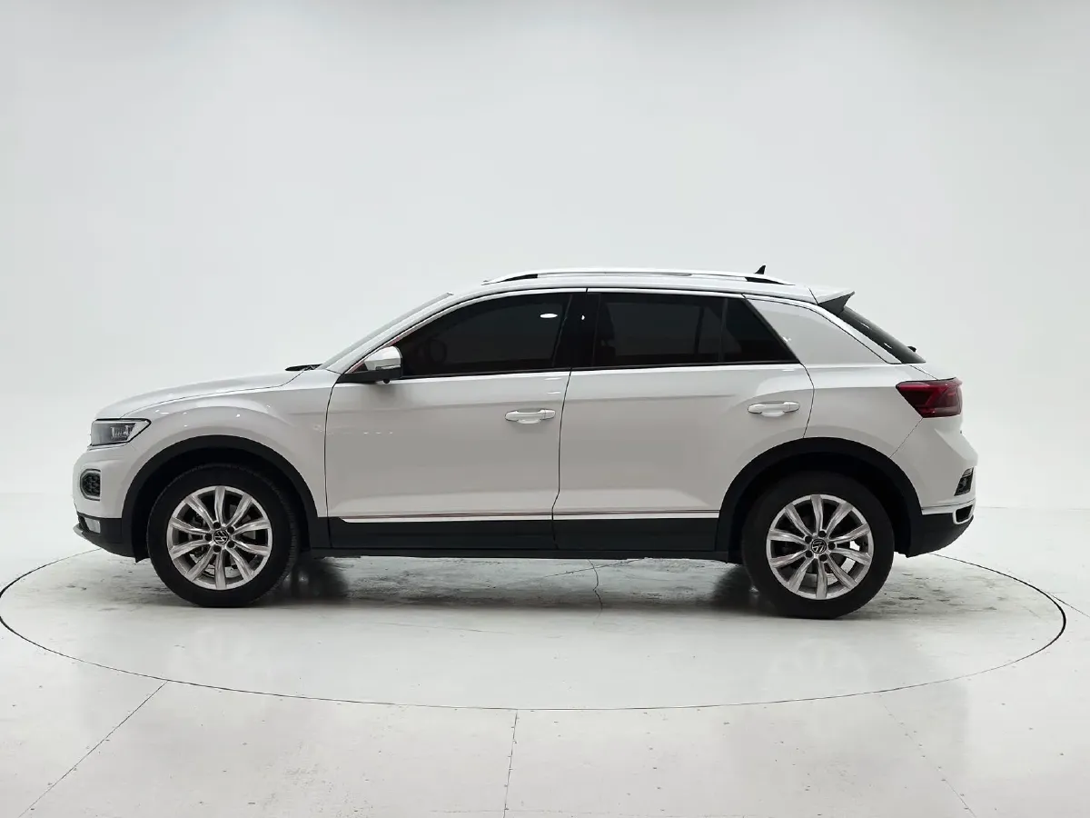 2022 Volkswagen T-Roc 1.4T 150HP L4 7DCT,autocango,china used car exporter,china ev exporter,chinese used car exporter,chinese used ev exporter