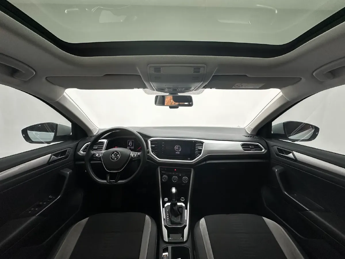 2022 Volkswagen T-Roc 1.4T 150HP L4 7DCT,autocango,china used car exporter,china ev exporter,chinese used car exporter,chinese used ev exporter