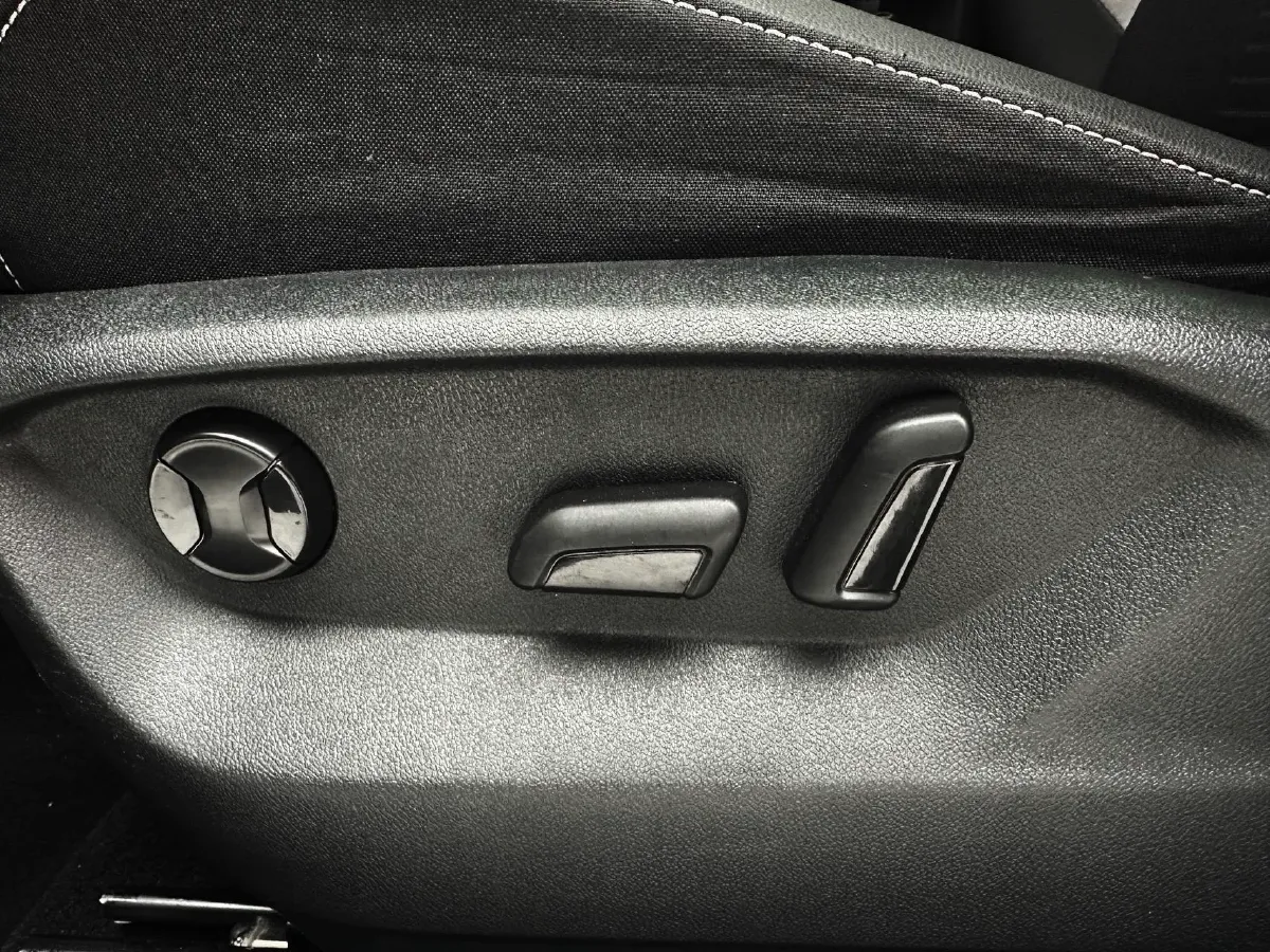 2022 Volkswagen T-Roc 1.4T 150HP L4 7DCT,autocango,china used car exporter,china ev exporter,chinese used car exporter,chinese used ev exporter