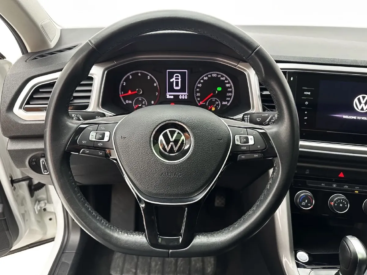 2022 Volkswagen T-Roc 1.4T 150HP L4 7DCT,autocango,china used car exporter,china ev exporter,chinese used car exporter,chinese used ev exporter