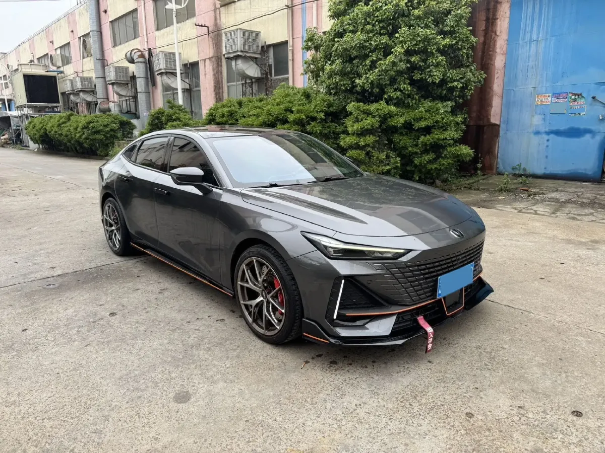 2022 ChangAn UNI-V 1.5T 188HP L4 7DCT,autocango,china used car exporter,china ev exporter,chinese used car exporter,chinese used ev exporter