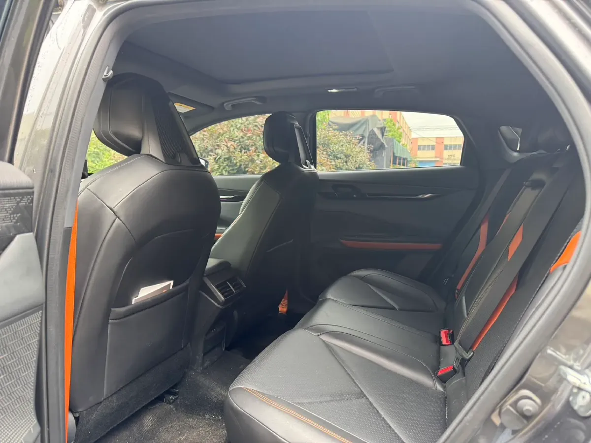 2022 ChangAn UNI-V 1.5T 188HP L4 7DCT,autocango,china used car exporter,china ev exporter,chinese used car exporter,chinese used ev exporter