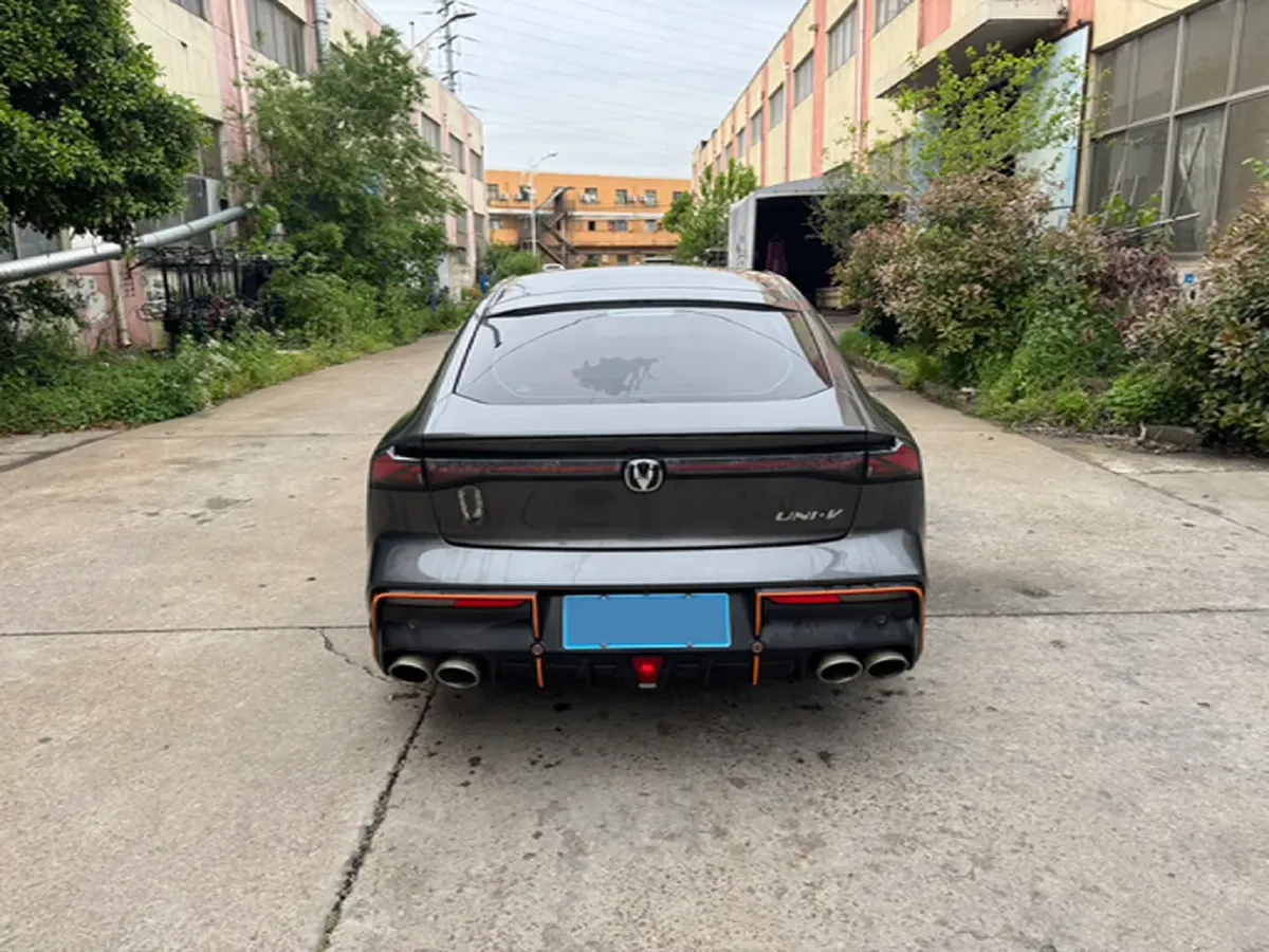 2022 ChangAn UNI-V 1.5T 188HP L4 7DCT,autocango,china used car exporter,china ev exporter,chinese used car exporter,chinese used ev exporter