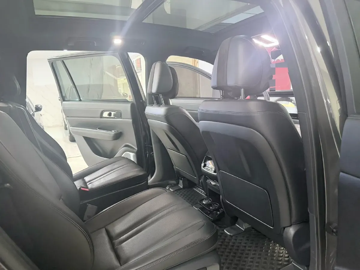 2020 Li ONE Range Extended 131HP REEV 40.5KWH,autocango,china used car exporter,china ev exporter,chinese used car exporter,chinese used ev exporter