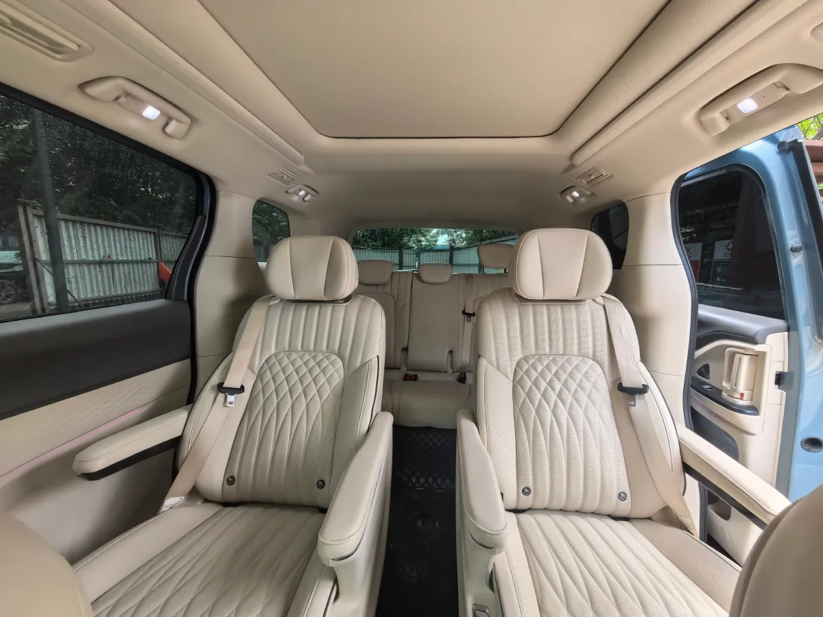 2022 Voyah Dream 1.5T 136HP L4 PHEV 25.57KWH,autocango,china used car exporter,china ev exporter,chinese used car exporter,chinese used ev exporter