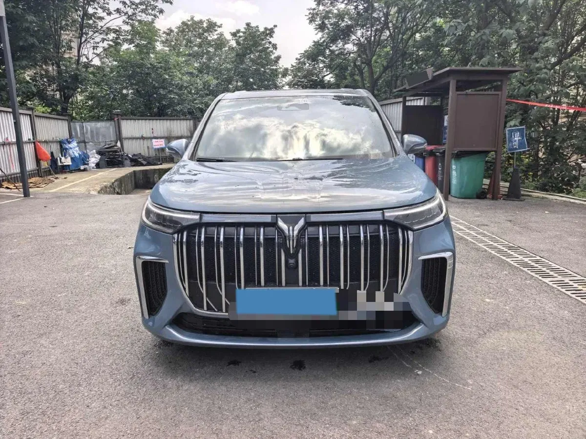 2022 Voyah Dream 1.5T 136HP L4 PHEV 25.57KWH,autocango,china used car exporter,china ev exporter,chinese used car exporter,chinese used ev exporter