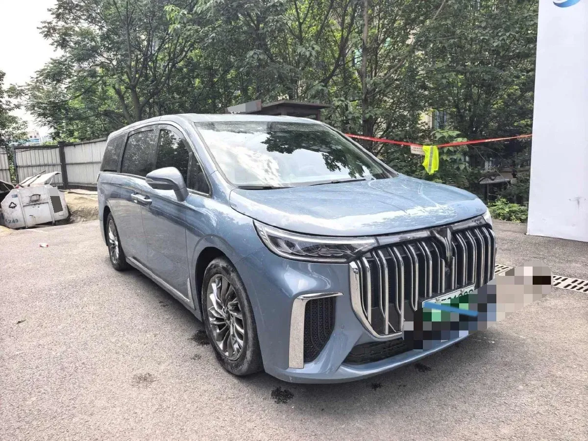 2022 Voyah Dream 1.5T 136HP L4 PHEV 25.57KWH,autocango,china used car exporter,china ev exporter,chinese used car exporter,chinese used ev exporter