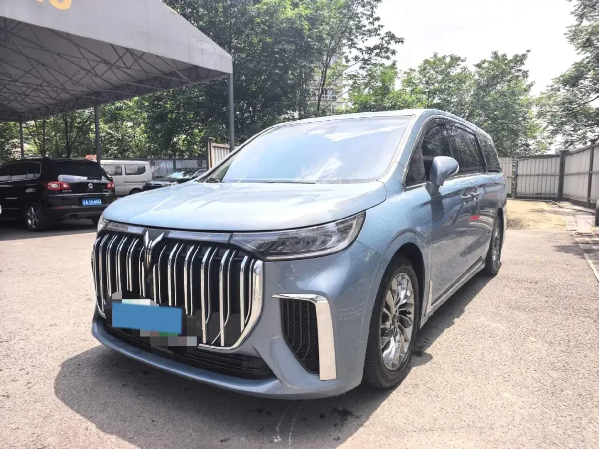2022 Voyah Dream 1.5T 136HP L4 PHEV 25.57KWH,autocango,china used car exporter,china ev exporter,chinese used car exporter,chinese used ev exporter