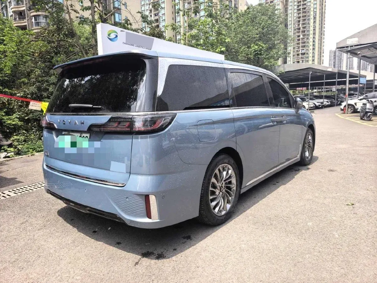 2022 Voyah Dream 1.5T 136HP L4 PHEV 25.57KWH,autocango,china used car exporter,china ev exporter,chinese used car exporter,chinese used ev exporter